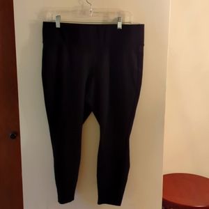 Torrid pixie cropped leggings